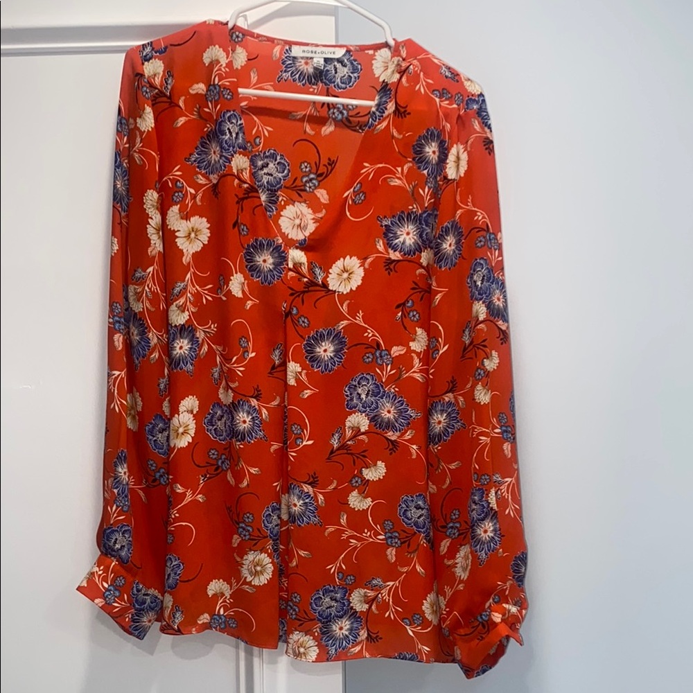 Rose & Olive Red Flutter Sleeve Graphic Blouse